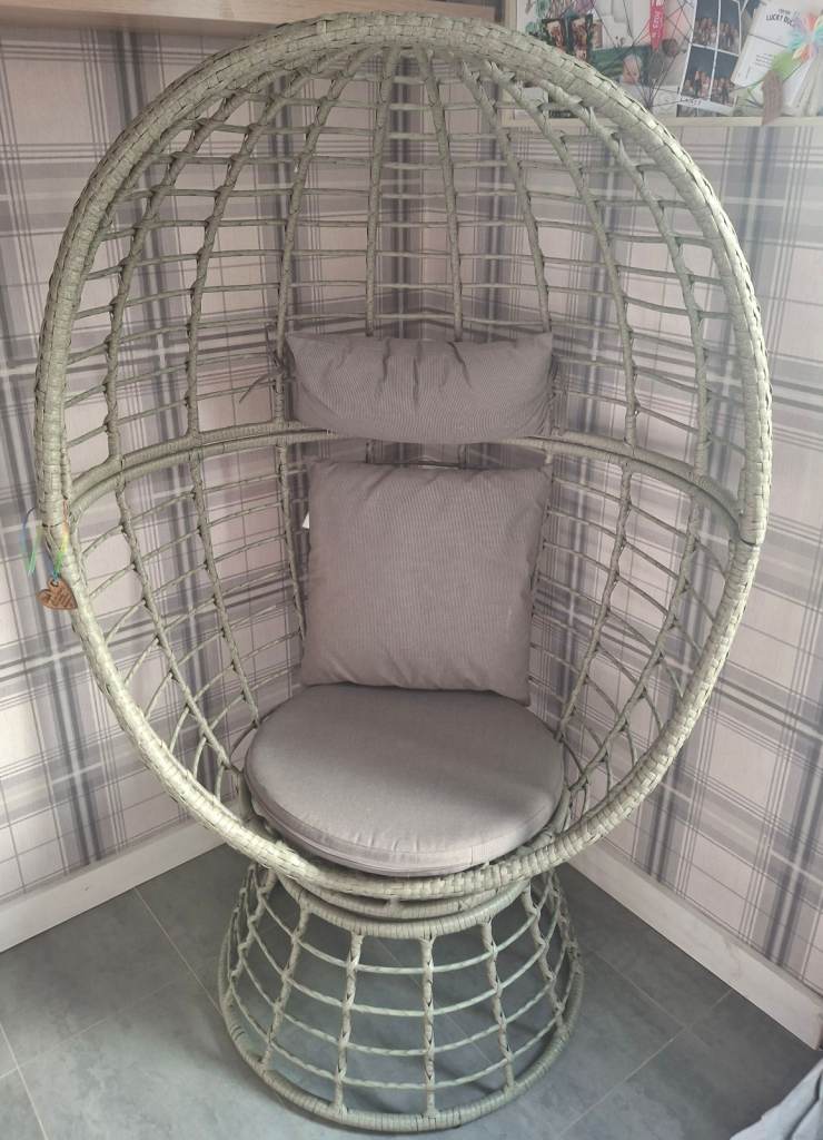 360° Outdoor Swivel Egg Chair 