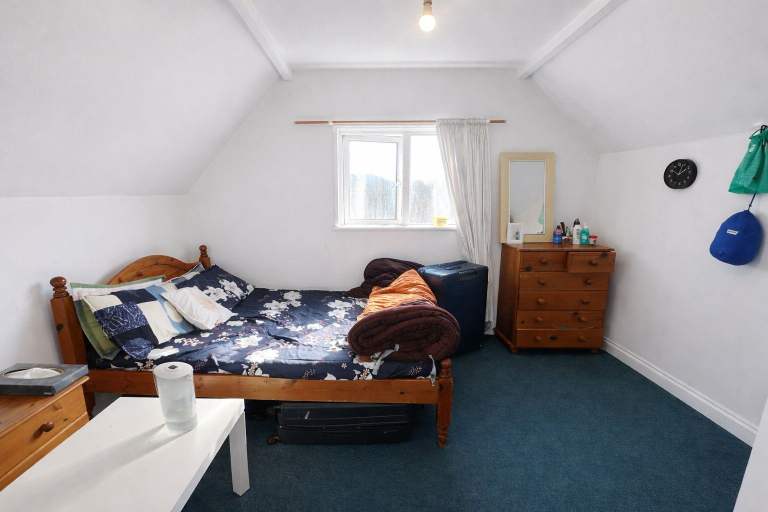 One bedroom flat - Bills included - City Centre- Available 11th May