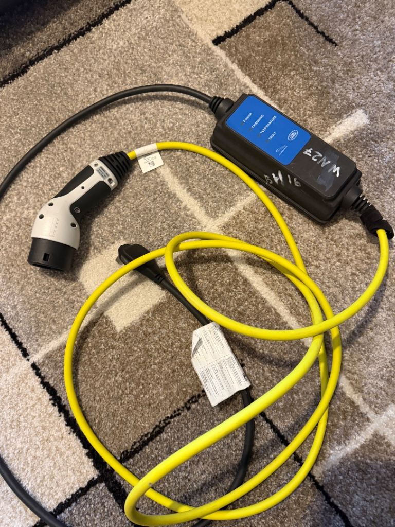 Jaguar Land Rover Type 2 to Domestic UK 3 pin plug EV Charging Cable – Good Condition
