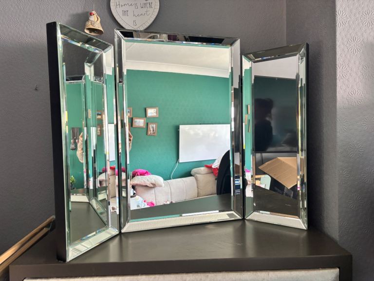 Tri-Fold Dressing Table Mirror – Good Condition