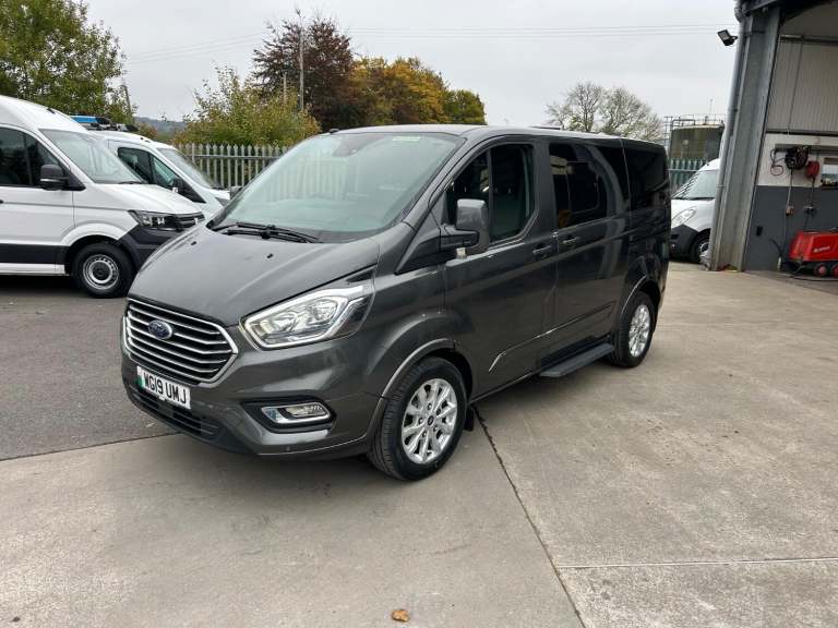 FORD TOURNEO CUSTOM 2.0 130BHP 310 Titanium Wheelchair Access 7 Seater Crew Bus