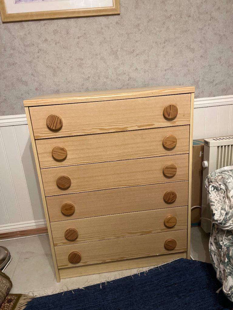 image for Chest of drawers