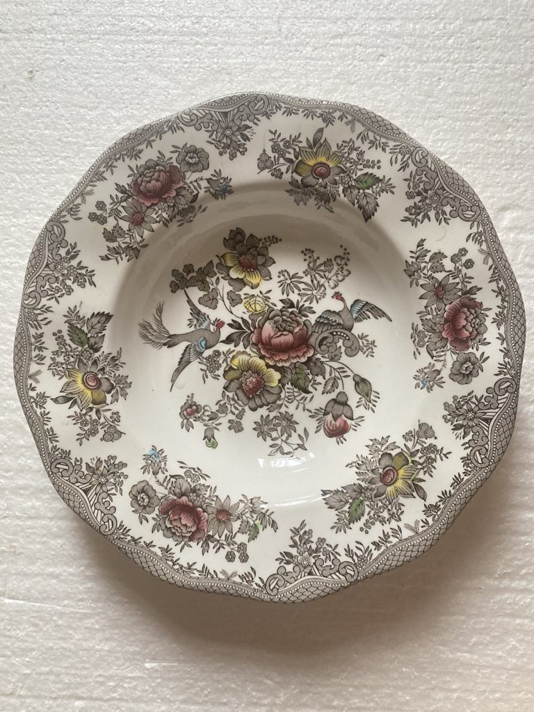 Enoch Wedgwood tunstall dinner plates . Set of 4