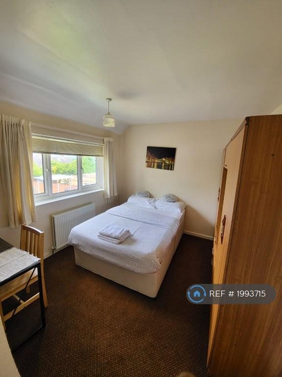 2 bedroom house in Town Street, Leeds, LS10 (2 bed) (#1993715)