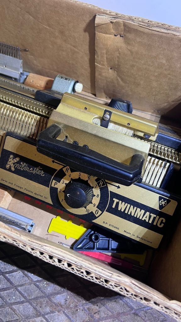 Knitmaster Twinmatic 