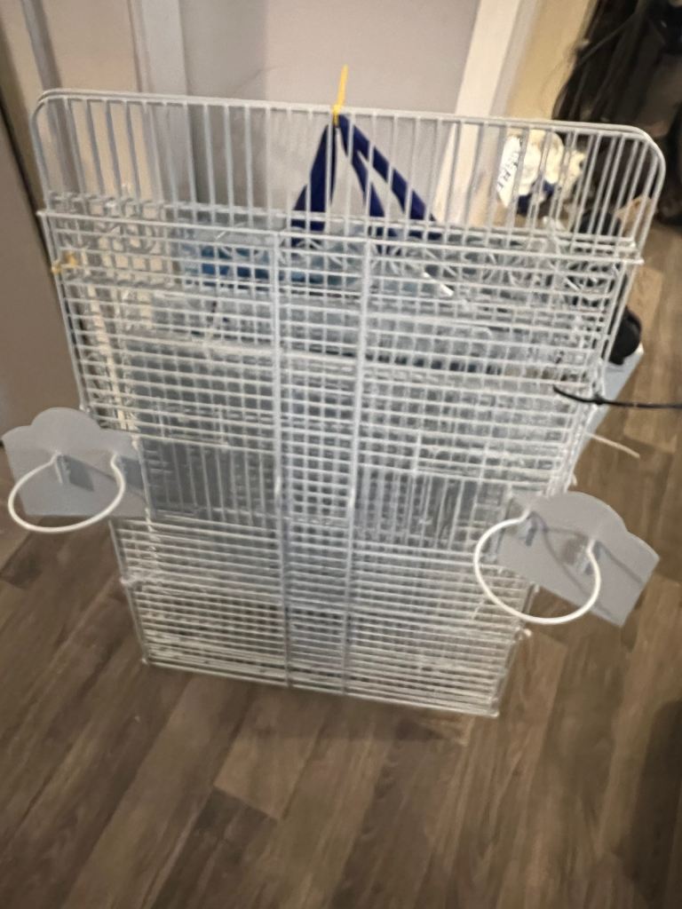 White Metal Bird Cage with Stand & Wheels – Suitable for Small Parrots, Cockatiels & Finches