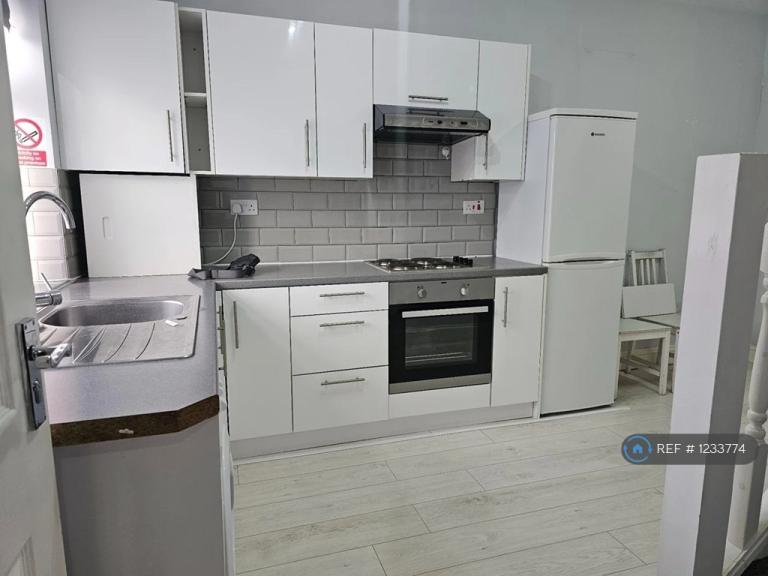 2 bedroom house in Wembley, Wembley, HA9 (2 bed) (#1233774)