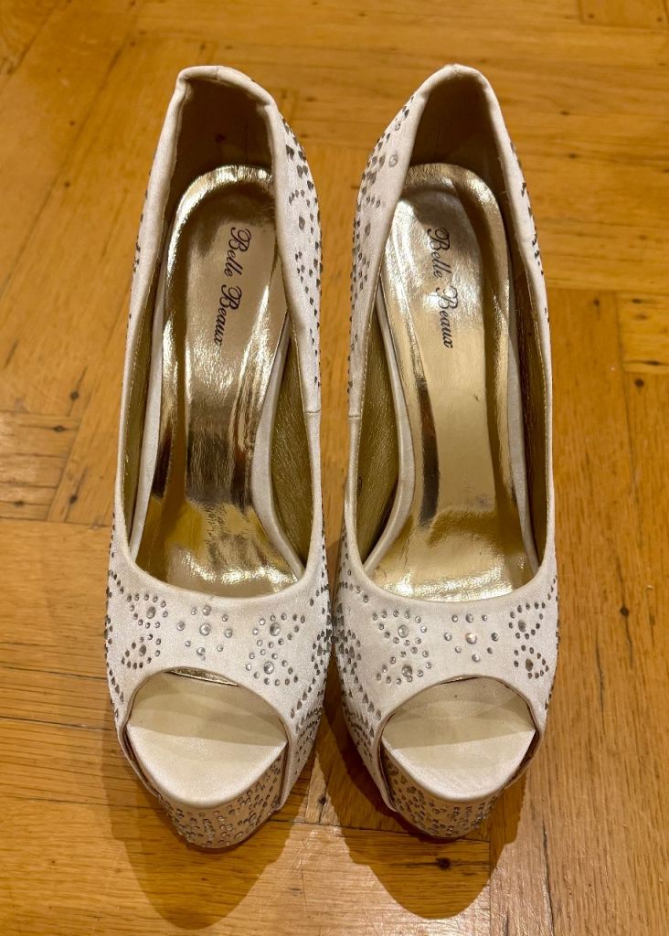 White & Diamanté healed shoes