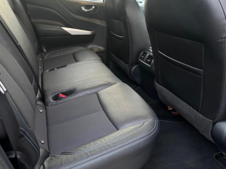  Nissan Navara 2.3 dCi N-Guard Auto 4WD Euro 6 4dr Diesel Automatic