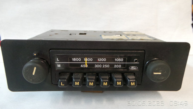 Ford car radio 1980s