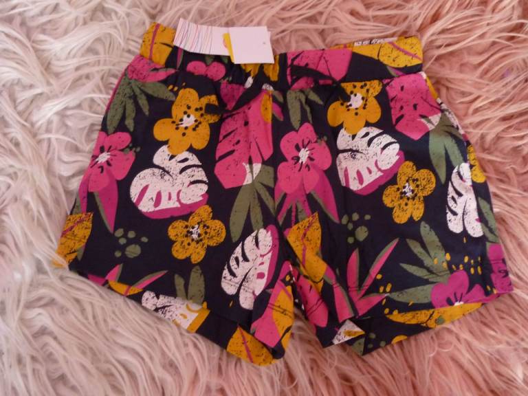 girls shorts size 8- 9 years , new