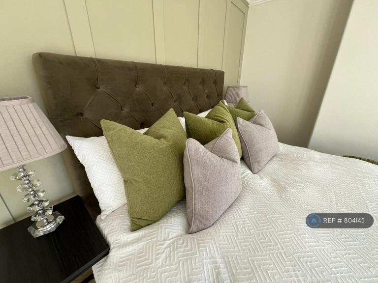 2 bedroom house in Sandileigh Avenue, Knutsford, WA16 (2 bed) (#804145)