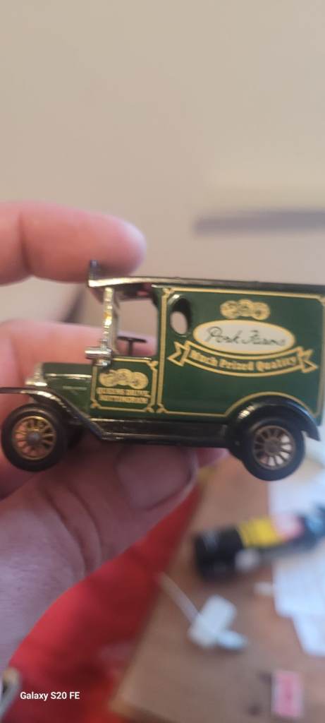 Vintage Ford Model T Van Die-Cast Toy – Green, Good Condition