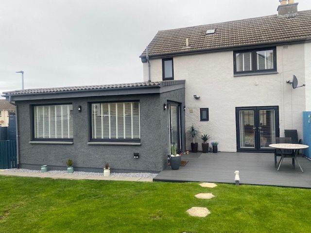 short holiday rental 3/4 bedroom garden house