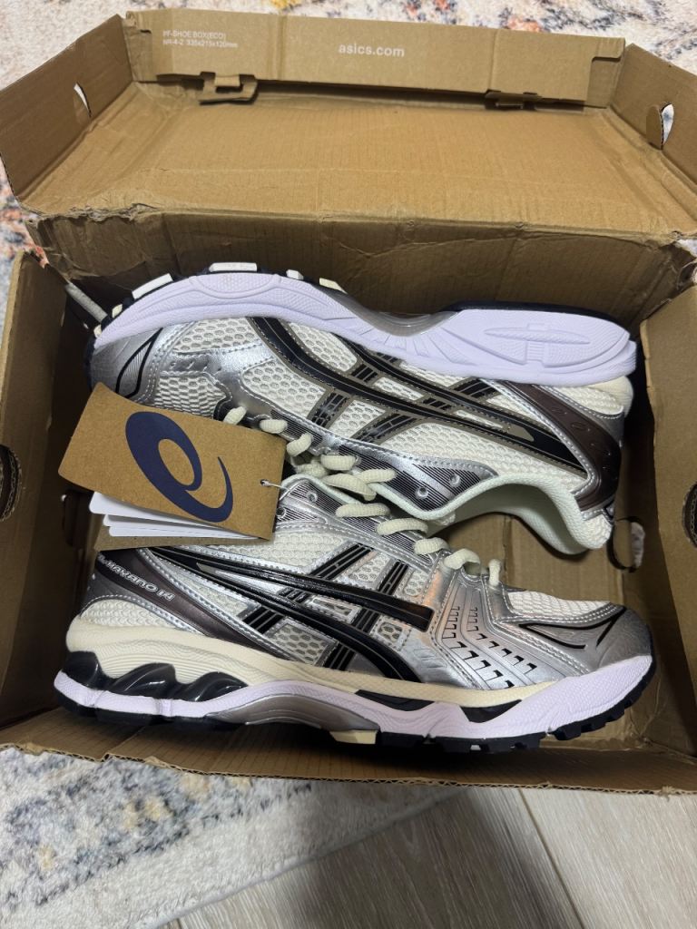 ASICS gel kayano 14 size 7/5 brand new with tag