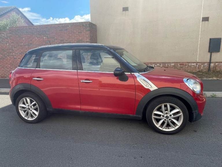 MINI Countryman Cooper 1.6 Diesel - New Mot until 30 August 2027.