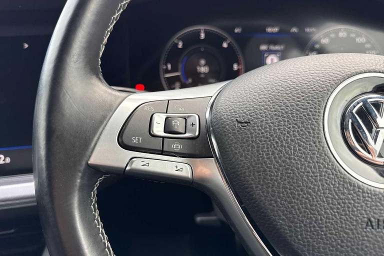 2018 Volkswagen Touareg 3.0 V6 TDI 4Motion R-Line Ã¢Â­Â14 way power adjustment, Innovation cockp...