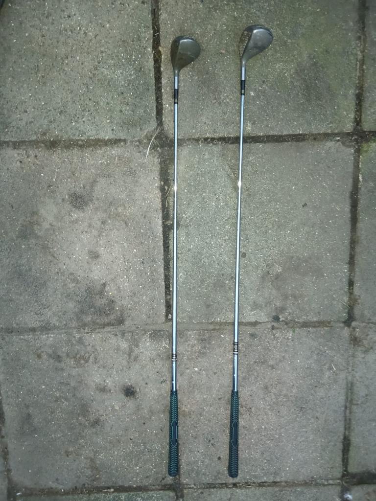 2 golf clubs 