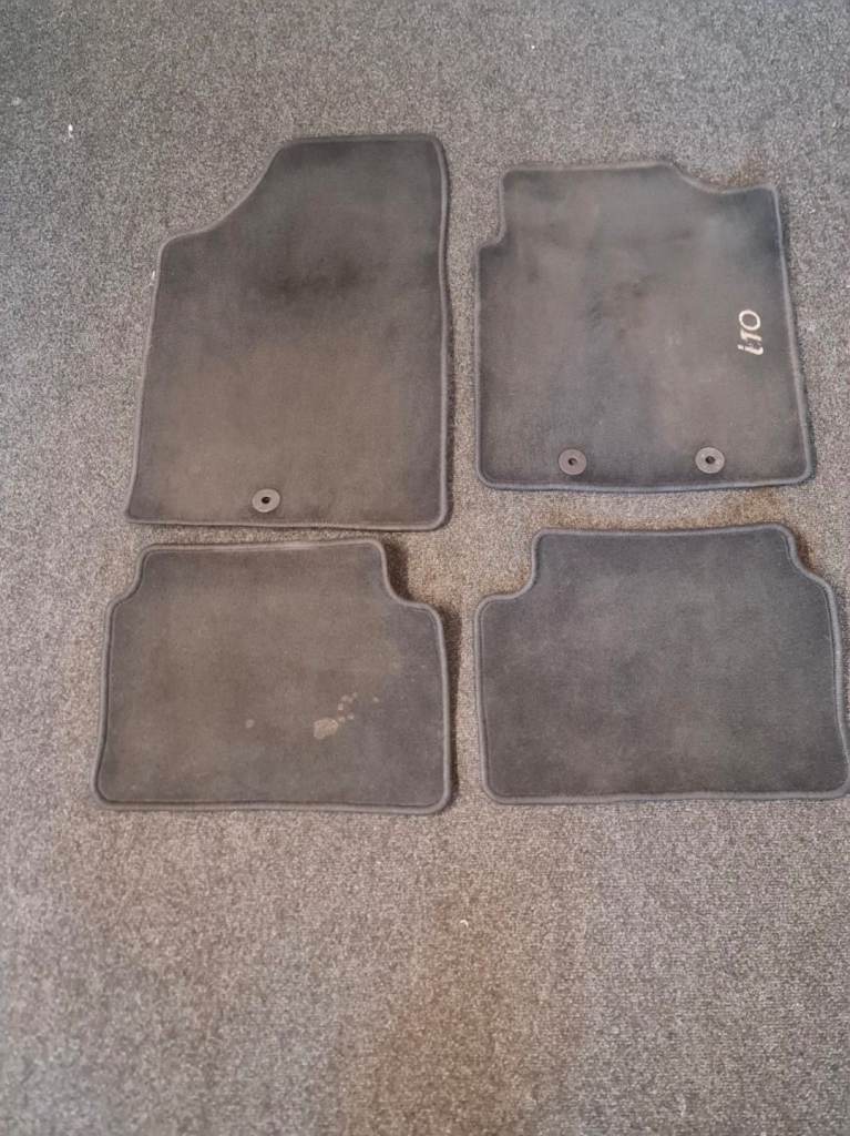 Genuine hyundai i10 floor mats 