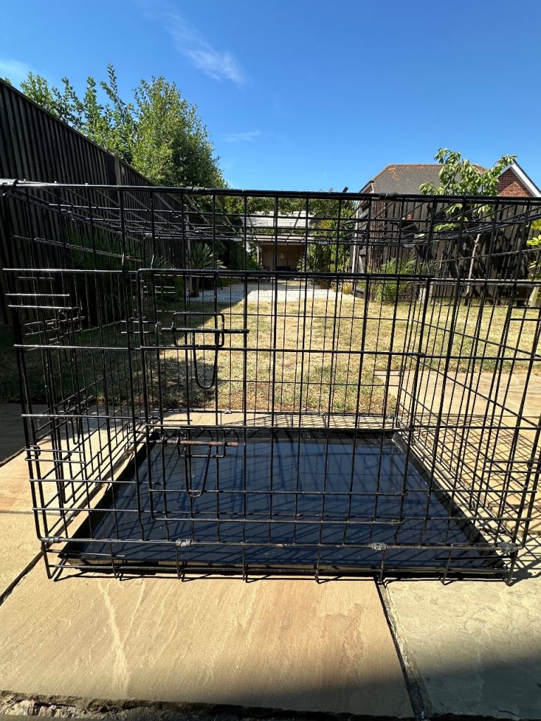 Medium pet/dog cage