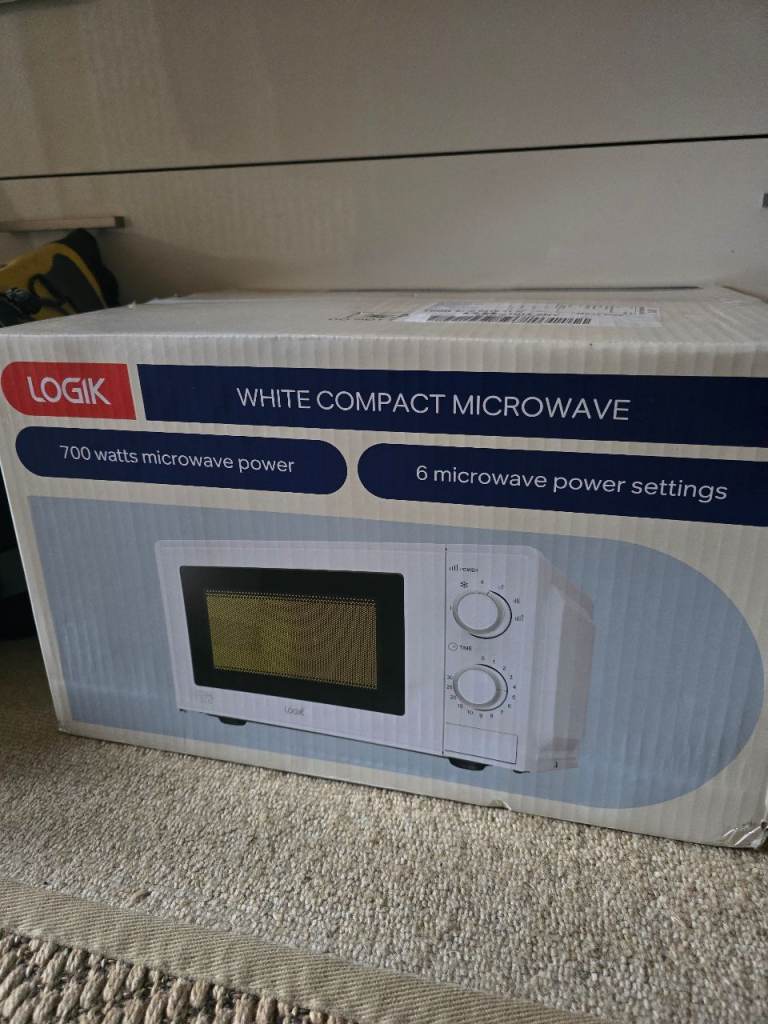 Microwave BNIB White Compact