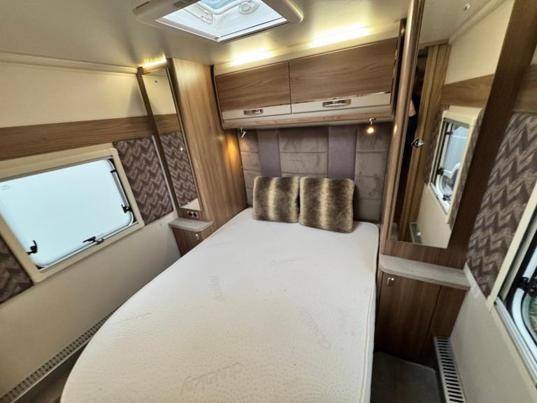 SWIFT CHALLENGER HI-STYLE 560 2021 MODEL ISLAND BED TOURING CARAVAN