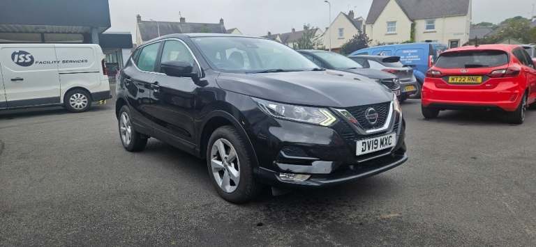 Nissan Qashqai 1.3 Dig T Acenta Premium Suv 5dr Petrol Manual Euro 6 s/s 160 Ps