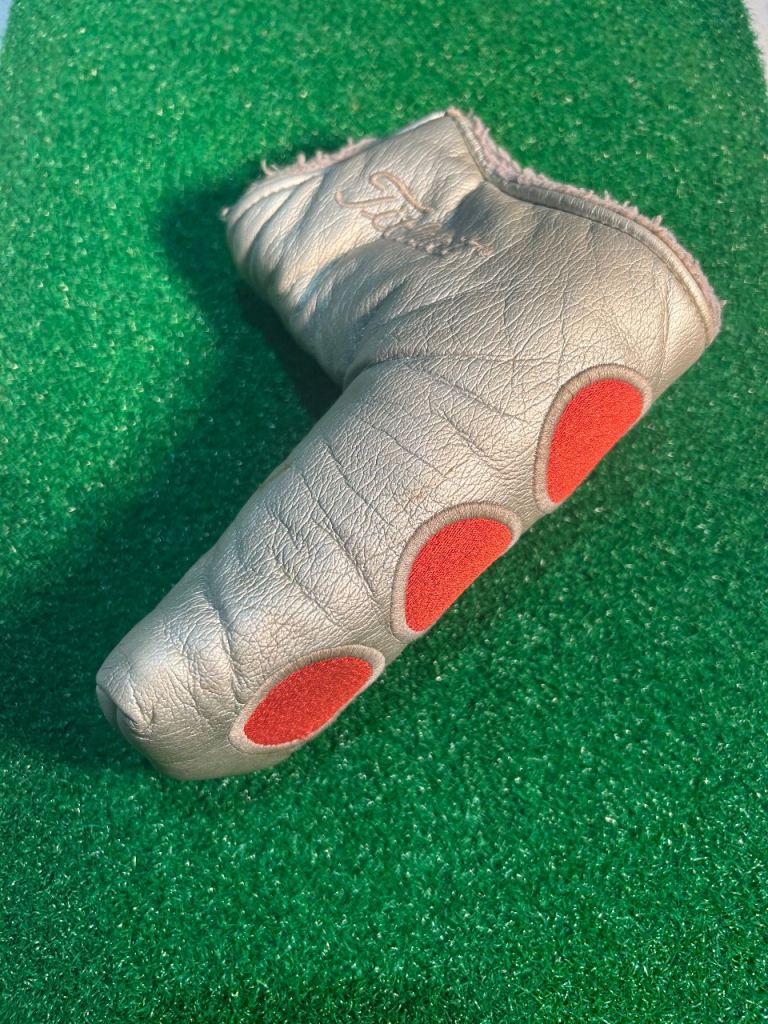 SCOTTY CAMERON 3 DOT Putter Studio HEADCOVER.  *** RARE FIND ***
