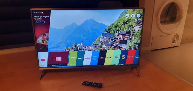 LG 43 INCH UHD HDR 4K SMART TV + LG REMOTE FREE LOCAL DELIVERY NO OFFERS THANKS 