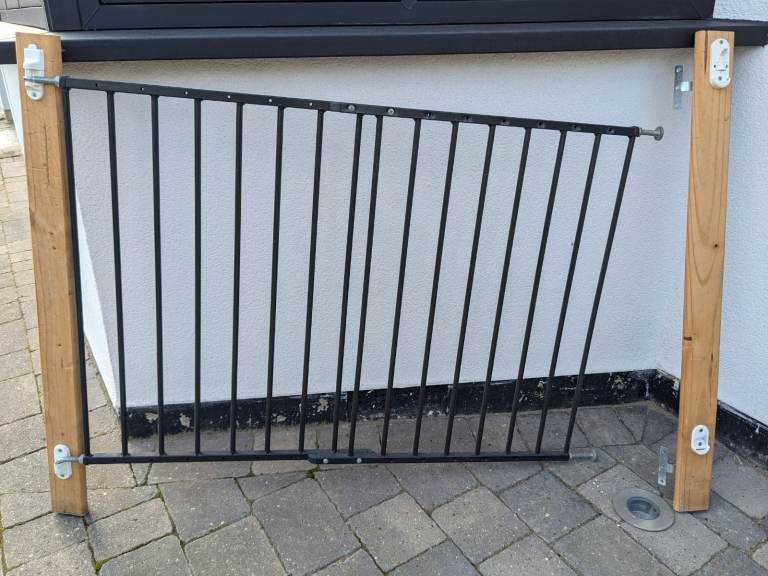 Adjustable Dog Gate