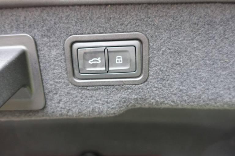 2019 Audi A8 3.0 TDI V6 50 S line Saloon 4dr Diesel Tiptronic quattro Euro 6 (s/s) (286  Saloon D...