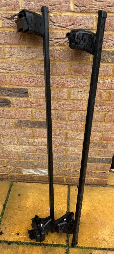 Thule Raised Roof Rail Bars – Square Bars