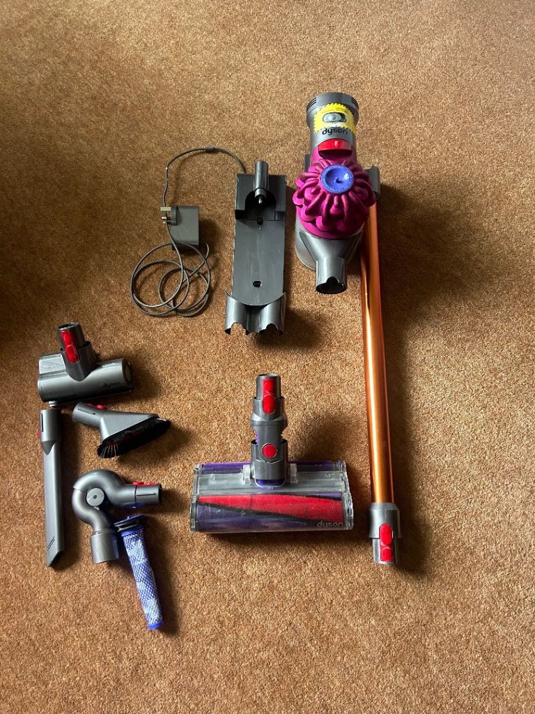 Dyson V6 cordless animal vacuum cleaner with new after life battery . 
