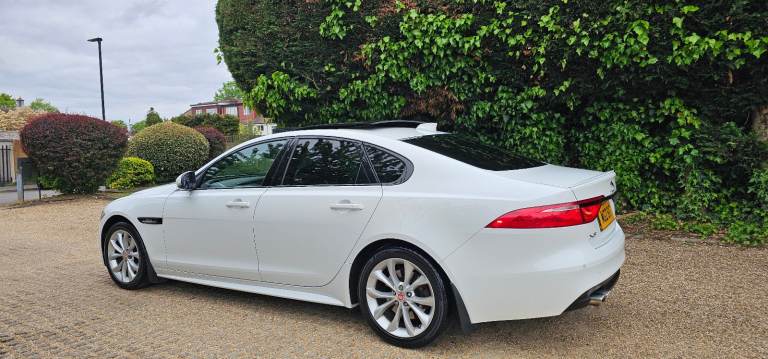 2016 Jaguar XF R-Sport 2.0D 180 Automatic 
