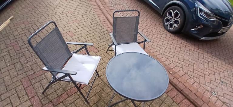 Garden glass table 2 chairs