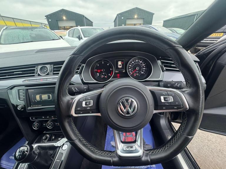 2015 Volkswagen Passat 2.0 TDI SCR 190 R-Line 4dr SALOON DIESEL Manual