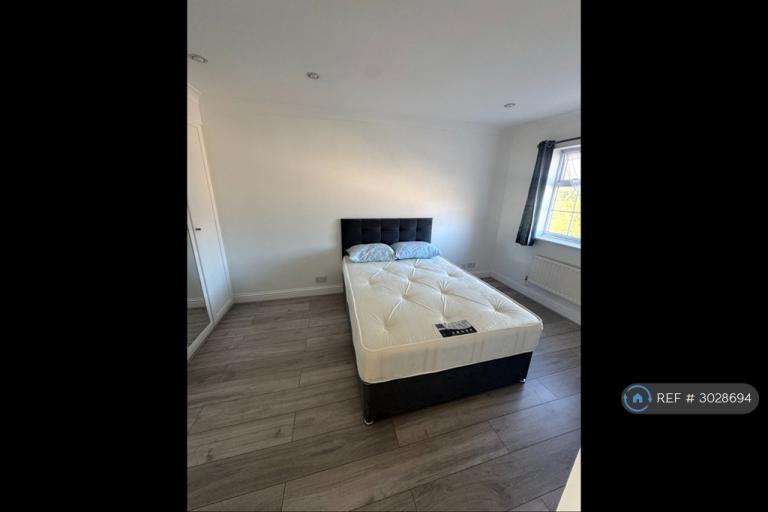 1 bedroom in Patrick Coman House, London, EC1V (#3028694)
