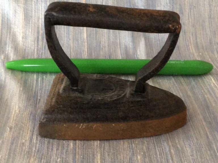 Child or lace flat iron