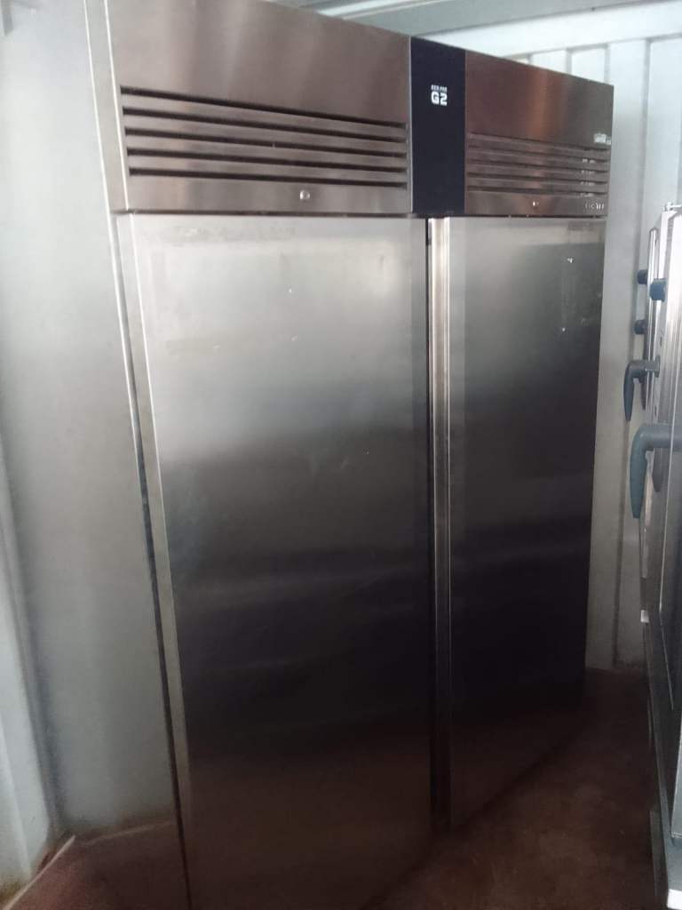 Commercial catering equipment fridges refrigeration freezers chillers trailer pub items 