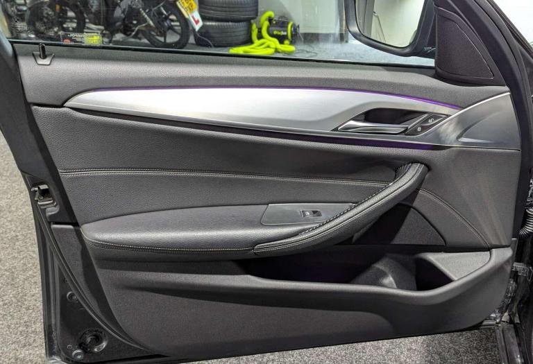 2017 BMW 5 Series 530d xDrive SE 4dr Auto SALOON DIESEL Automatic