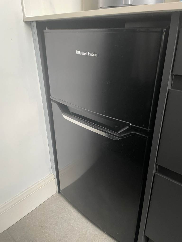 Russell Hobbs Under Counter Fridge Freezer – Black – Brand New / Unused