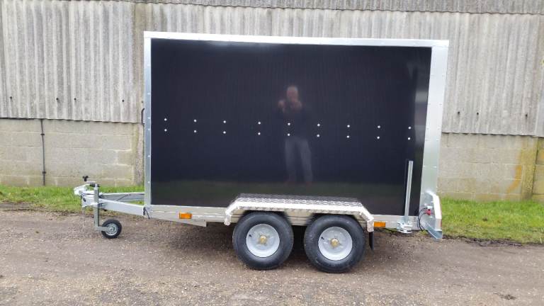 Box Trailer with Doors (Twin Axle) 8' X 5' X 5' in Black or White - Tickners