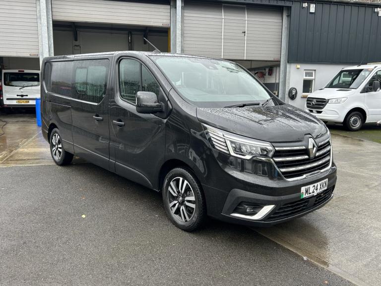 RENAULT TRAFIC 2.0 LL30 Blue dCi 170 Auto EDC Extra Sport Crew Cab Van 6 Seater