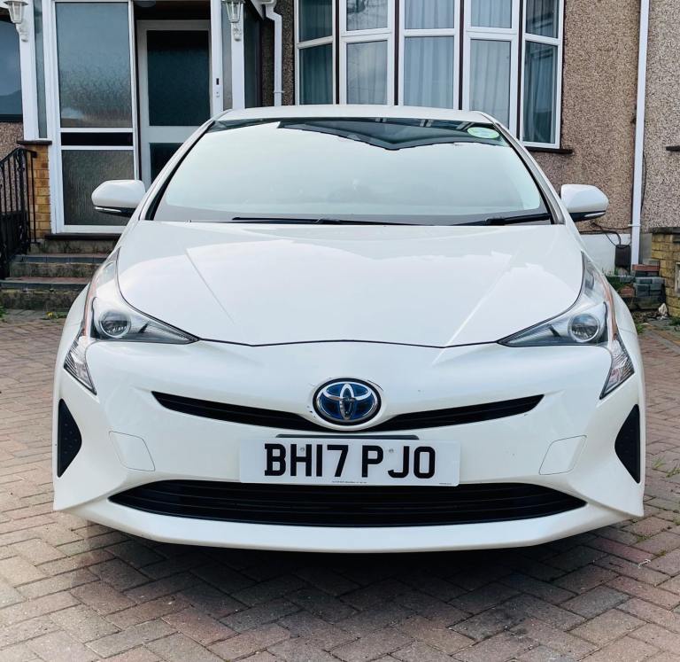 PCO Toyota Prius 2017 For rent 