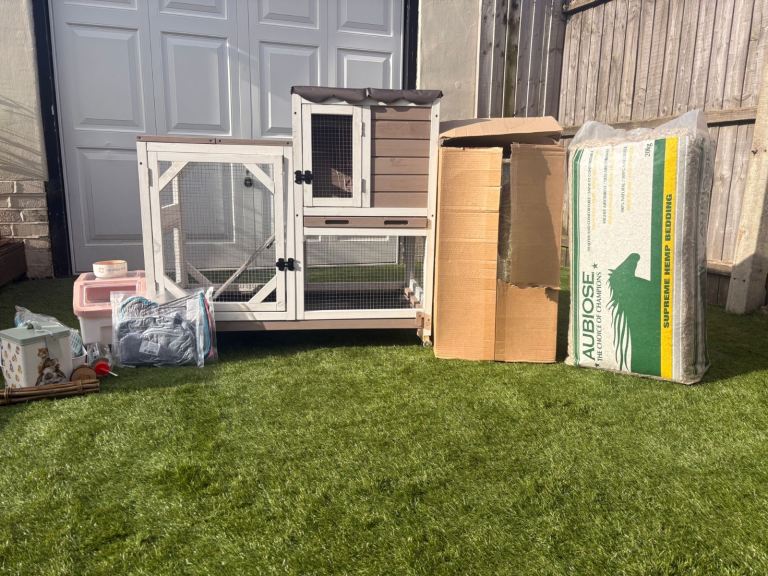 Guinea pig / Rabbit hutch brand new