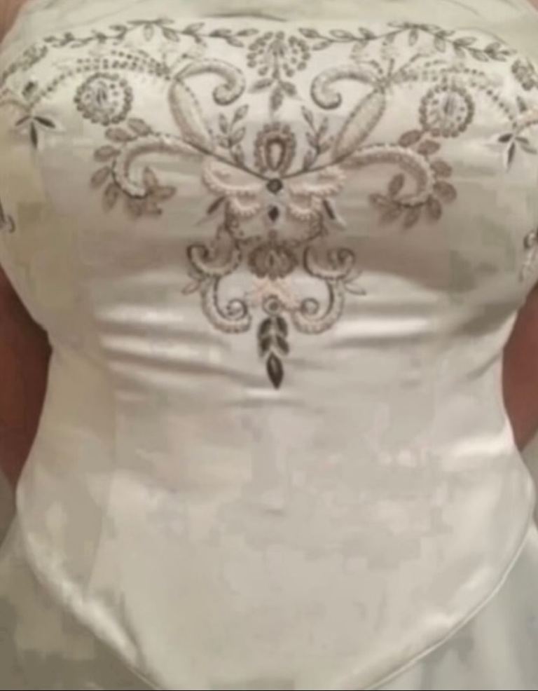 Beautiful 2 piece ivory wedding dress size 16.