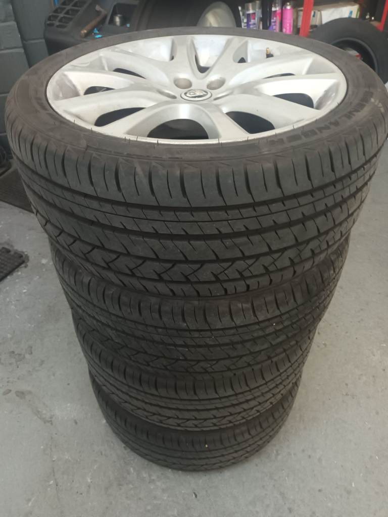 255/40 R19 tyres