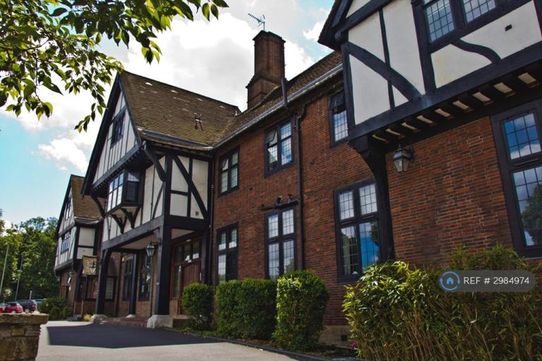 2 bedroom flat in The Driftbridge, Epsom, KT17 (2 bed) (#2984974)