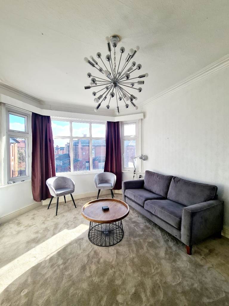 LARGE 1 BEDROOM FLAT IN VICTORIA PARK- Bills Inclusive
