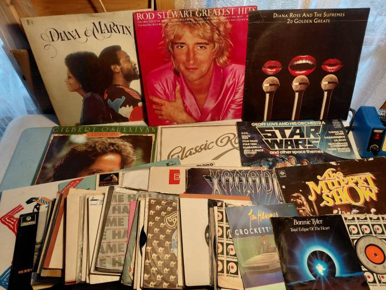 JOB LOT vinyl records 14 x LPs & 60 x Singles
